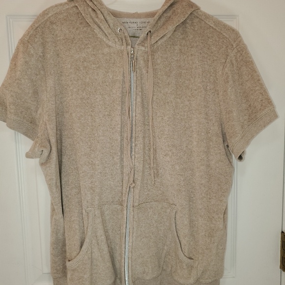 New York company - Picture 1 of 3